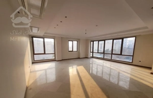 ۱۵۰ متر نوساز / طبقه آخر / پاگرد اختصاصی / دروس