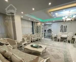 100متری/2 خوابه/فول امکانات/غرق نور/سالن پرده خور