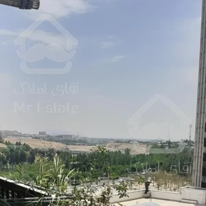 فروش واحد ۱۳۰ متری خوش نقشه نورگیر دهکده المپیک چیتگر