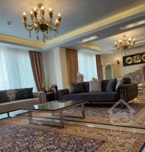 لوکیشن دنج ونک/۱۴۰متر سه خواب/نورگیر افتاب