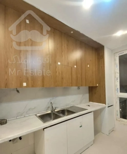 ۱۱۰متر اول اقبال دو قدمی مترو/طبقه اول فول/فروشنده