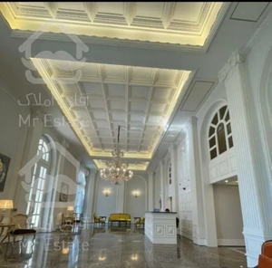 250 متر / 3 اتاق / 2 پارکینگ / 5 ساله