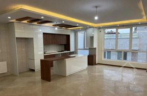 ۱۰۰ متری فول امکانات بسیار شیک