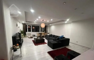 ۱۳۲ متر ۸ واحدی بازسازی ،مشاعات تمیز شهرک غرب