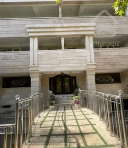 فروش مستغلات زعفرانیه ۳۰۰ متر بنا ۹۰ متر زمین