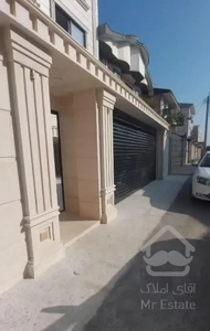 آپارتمان۱۳۶ متری/ تک واحدی/ سه خواب/تاپ لوکیشن