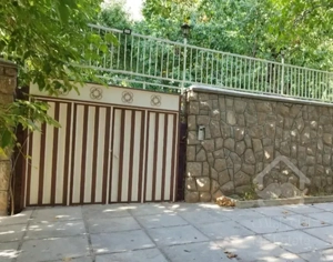 فروش ویلا در فشم  زمین ویلا800 متر و 310متر بنا