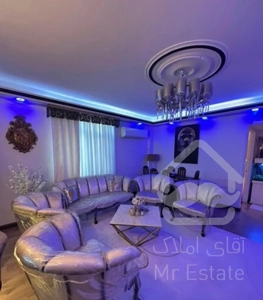 ۵۲متر*پارکینگ غیر مزاحم*سالن پرده خور*فدک/زرکش