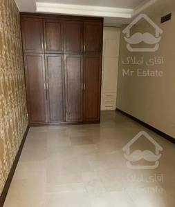 ۱۰۰ متر سه ساله خوش نقشه