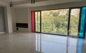 زعفرانیه ۲۱۰ متر ویو ابدی دره ساسان بدون مشرف