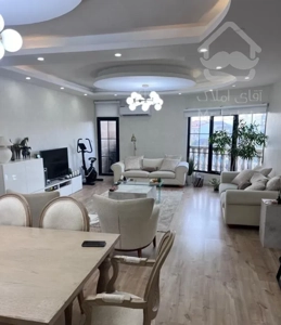 فروش آپارتمان ۱۳۲ متر/۲ خوابه/ منظریه/ ولیعصر