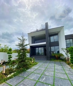 تریبلکس مدرن فول‌امکانات با استخر جکوزی و اسانسور