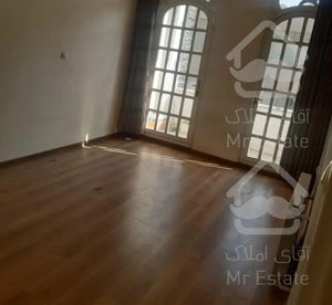 ۱۲۰ متر/ میدان کاج/ روبه افتاب