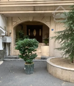 ۹۰ متر انتهای اجودانیه ۲ خواب با تراس خوب