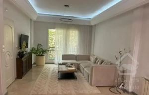 ۶۰متر/سالن پرده‌خور/فول امکانات بهمراه بالکن