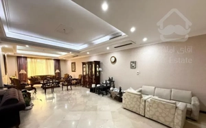 پاسداران ۲۲۰ متر ۳ خواب / تک واحدی / ۳ پارکینگ