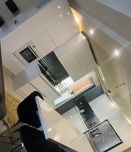 آپارتمان ۱۵۶ متری ، ۳ خواب ، طبقه ۲