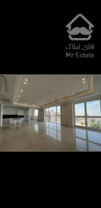 200 متر برج باغ * فول امکانات * شیراز شمالی