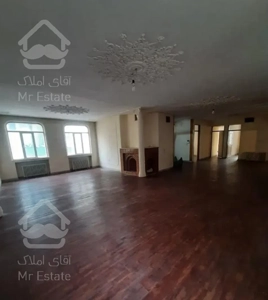 ۲۴۰ متر بازسازی شده*۴ خواب*دو نبش دنج در جلفا