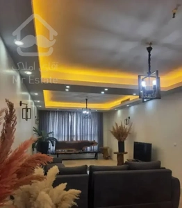 ۹۰ متر/دو خواب /کمالی شرقی/رو به افتاب