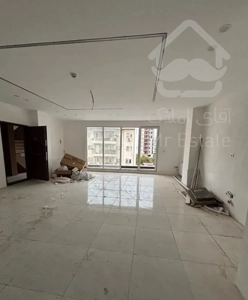 ۱۶۰ متر نوساز‌ سه خواب کریم آباد