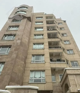 فروش فوری ۱۴۰ متر آپارتمان ۲ خ / لوکیشن دنج / فول