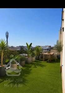 100 متر شیک حیاط دار