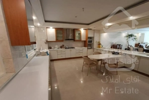 ۲۸۶ متر نیاوران گلسنگ