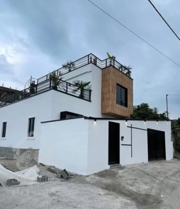 ویلا استخر دار ۲۰۰ متر بنا