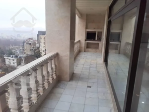 اجاره و رهن آپارتمان زعفرانیه 350  متر شیک