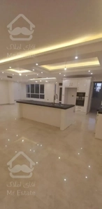 ۱۱۸ متر خوش نقشه با سه پارکینگ