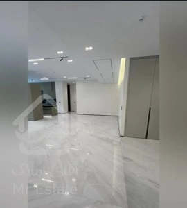 ۲۷۰ مروارید روبه جنوب تراس سرتاسری غرق در نور