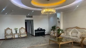 آپارتمان۱۳۵متری/سه خواب/دوپارکینگ سندی/گذر پهن