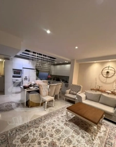 ۸۲متری/دردشت/فول امکانات/بازسازی/نورگیر