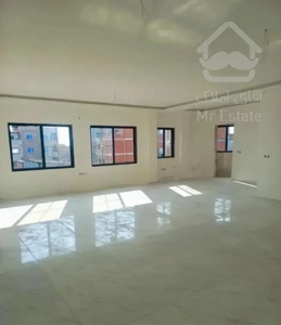 آپارتمان ۱۱۵ متری دونبش غرق در نور تک واحدی قلبشهر