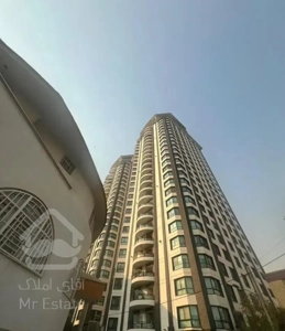 ۳۵۰ متر ۴ خواب ۲ پارکینگ فول مشاعات برج برند