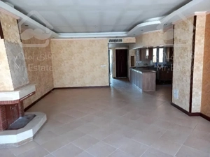 فروش۳۰۰متربنا در ۳طبقه ‌در ۲۰۰متر زمین/منطقه۲۲