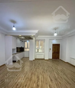 ۶۲متر+۱۰متر بالکن فول امکانات رو به افتاب شهر زیبا