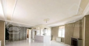 یک واحد آپارتمان صد متری واقع درمجتمع امیران