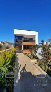 تریبلکس مدرن استخر دار