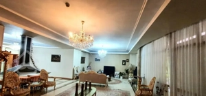 ۳۴۰ متر، تکواحدی، طبقه‌ی اول، ۴ پارکینگ باکس