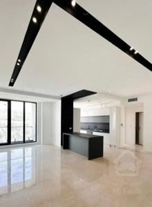 ۹۰ متر / ۲ خواب / تاپ لوکیشن/ دسترسی مترو شریعتی