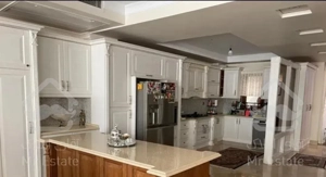 ۲۱۵متر * ۲پارکینگ * شیخ بهایی شمالی*۳ساله*