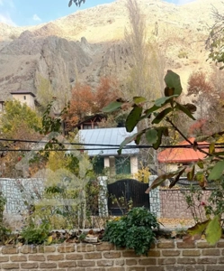 ویلا کنار رودخانه می باشد با بهترین منظره