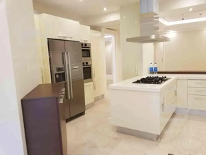 خرید آپارتمان ۲۴۰ متری نیاوران