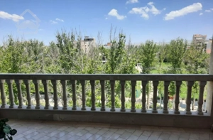 آپارتمان بر یادبود