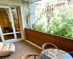 ۲۰۰متر نیاوران/تراس میزخور/بدون مشابه