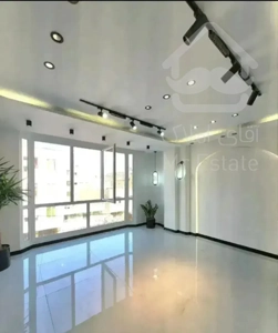 ۸۰ متر ۲ خواب سالن پرده خور رو به آفتاب