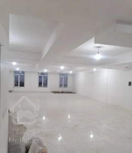 اپارتمان ۱۳۰ متری/ سه خواب/ نوساز / سالن پرده خوره
