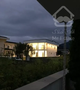 ویلا ۴۰۰زمین۲۸۰بنا متلقو بالای دریا گوشه شهرک